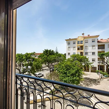Bright & Spacious In The Heart Of