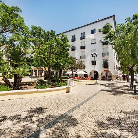Bright & Spacious In The Heart Of