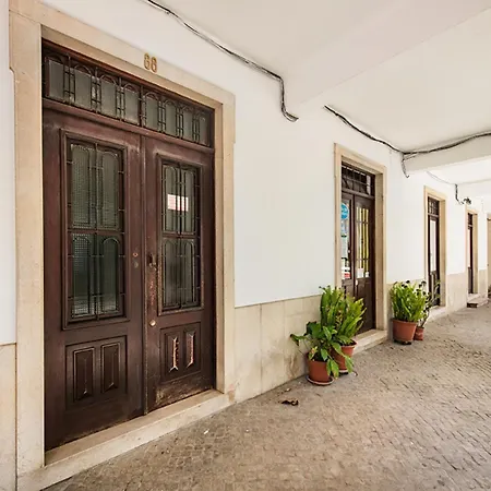 Διαμέρισμα Bright & Spacious In The Heart Of *
